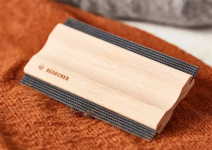 REDECKER LINT COMB