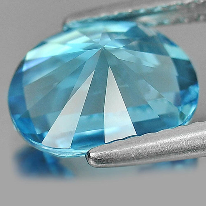 3.08ct, Natural Brazil Swiss Blue Topaz,  10x8mm Oval Checkerboard Ct, VVS Eye Clean, Loose Stone, Exceptional