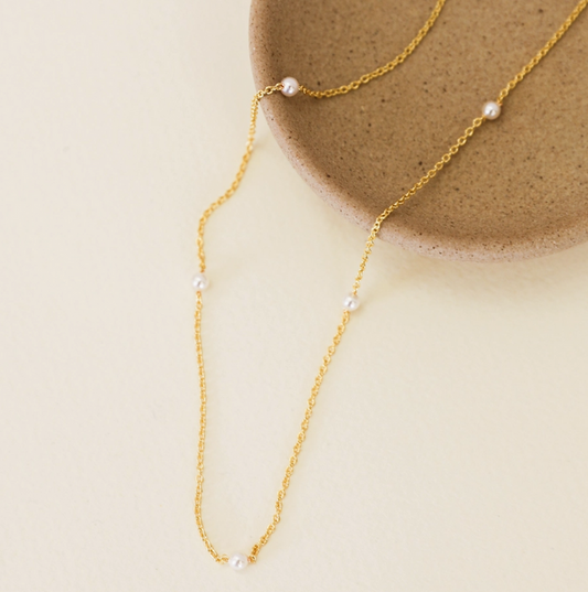 JaxKelly Dainty Pearl Station Necklace