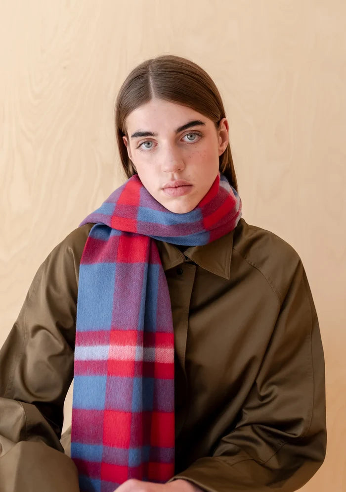 LAMBSWOOL OVERSIZED SCARF BLUE TARTAN